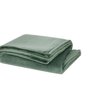 Cannon Solid Plush Blanket, Green NWT